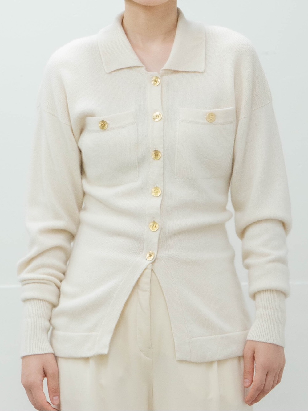 Authentic Vintage CHANEL Cream Collared Button-Front Cardigan with Gold Buttons - Picture 4 of 14